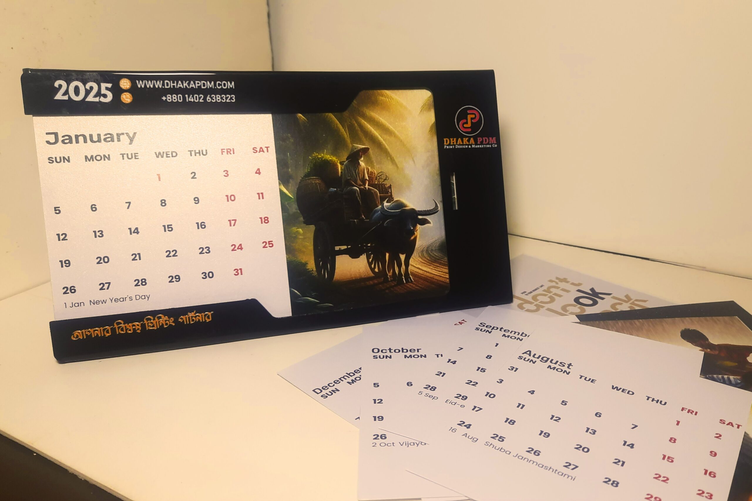 Exclusive Desk Calendar 2025 print